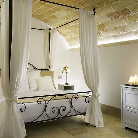 Velia Villa *