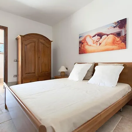 Velia Villa