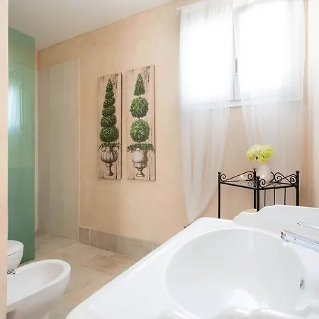 Velia Villa *