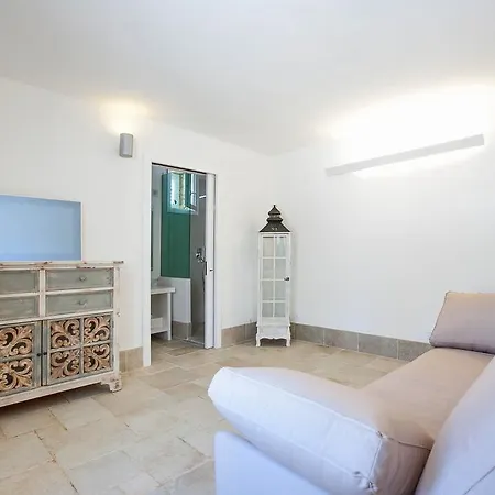 Velia Villa